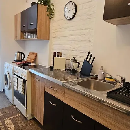 Avalavanda Slavija Belgrade