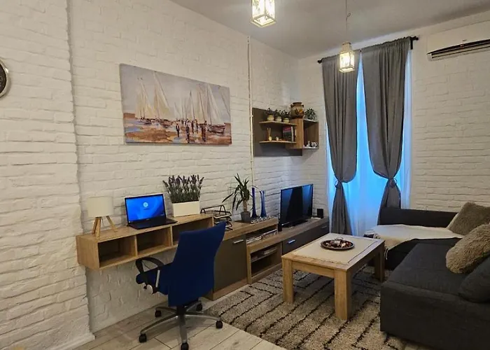 Avalavanda Slavija Apartman *