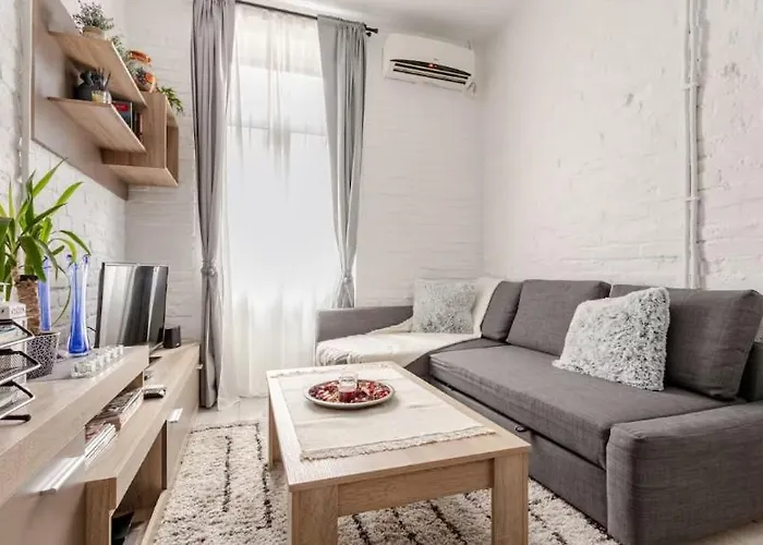 Avalavanda Slavija Apartman *